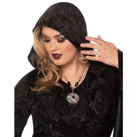 Spirit Halloween Black Velvet Patterned Hooded Robe Plus Size - Picture 2 of 9